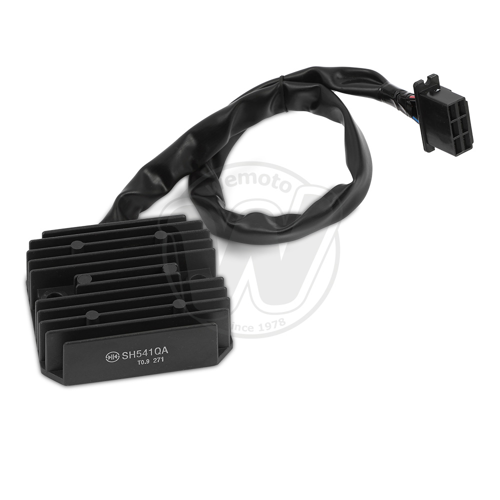 0JM1049_ah8320 three.jpg